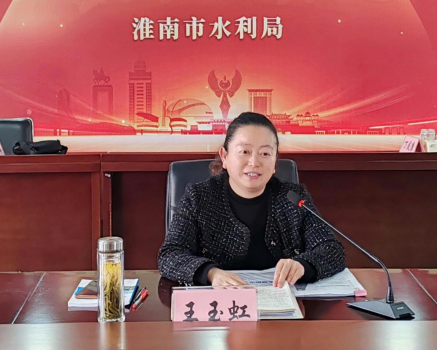 “一把手”带头上讲台 以学促干强本领